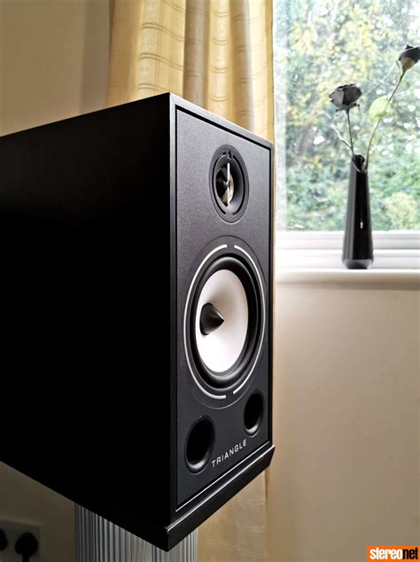 1 tech specs (Image credit: Future) BR03 Bookshelf speakers Type Front ported two-way Sensitivity 90dB Frequency range 46Hz–22kHz Power handling 90W Nominal impedance 8 ohms Dimensions (hwd) 31 x 21 x 38cm Weight 6kg BR02 Bookshelf speakers Type Rear ported two-way Sensitivity 89dB Frequency range 51Hz–22kHz Power handling 80W. . Triangle borea